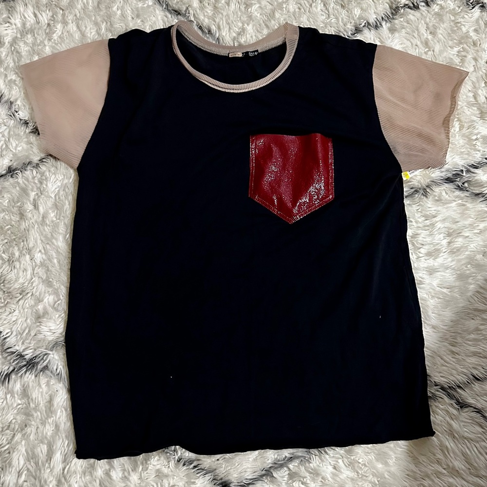 Zara collection w/b black top red pocket
